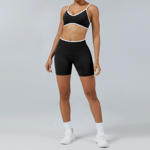 Aloura - Women Shorts (Schwarz)
