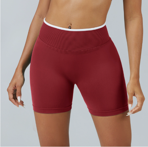 Aloura - Women Shorts (Kirschrot)