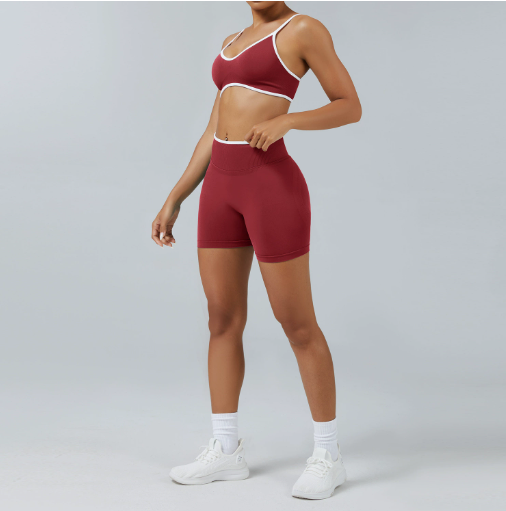 Aloura - Women Shorts (Kirschrot)